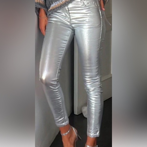 NWOT Silver Slim Fit Faux Leather Legging Pants with Pockets. Size M - Picture 1 of 5